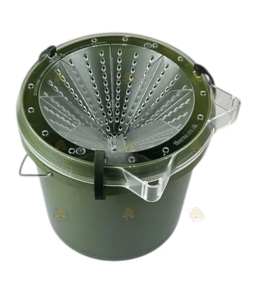 Hoornaarval met emmer - Large