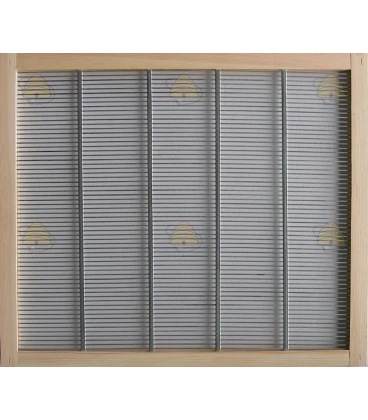 Tweedekans: Spaarkast ingekaderd koninginnerooster hout/gegalvaniseerd 47,2 x 42,1 cm